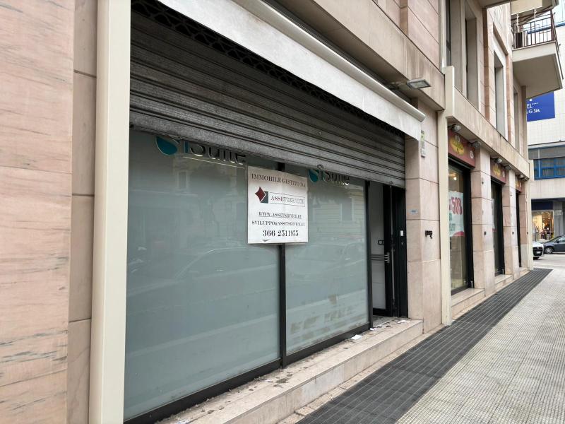 Foggia (FG), Via Trieste 20/h - Commerciale