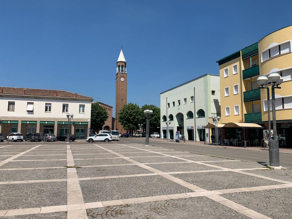 Alfonsine (RA) Piazza Antonio Gramsci n. 26 - Direzionale