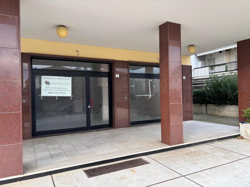 Martinsicuro (TE) Via Giuseppe Di Vittorio 5 - Commerciale