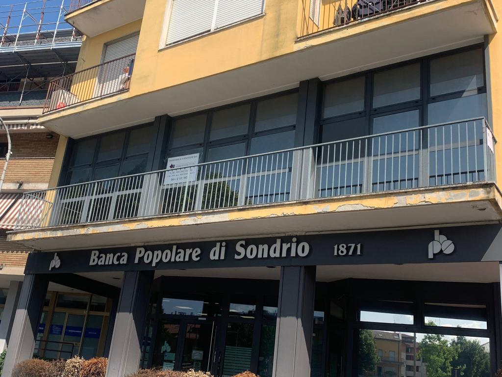 Giussano (MB) Via XXV Aprile, 13 - Direzionale