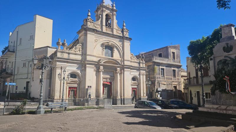Biancavilla (CT) Piazza Annunziata 8 - Residenziale