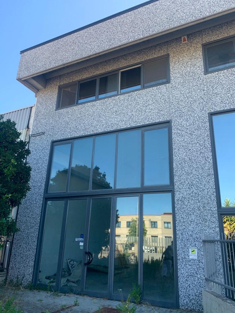 Follonica (GR) Via del Sugheraio 236 - Capannone mq. 330 - Industriale