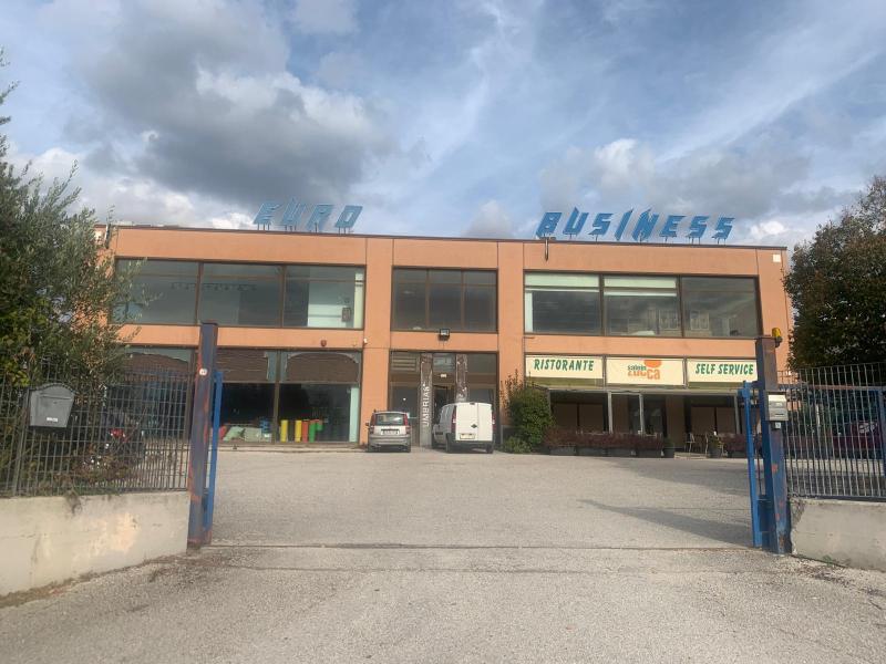 Spoleto (PG) - Via degli Ulivi - Commerciale